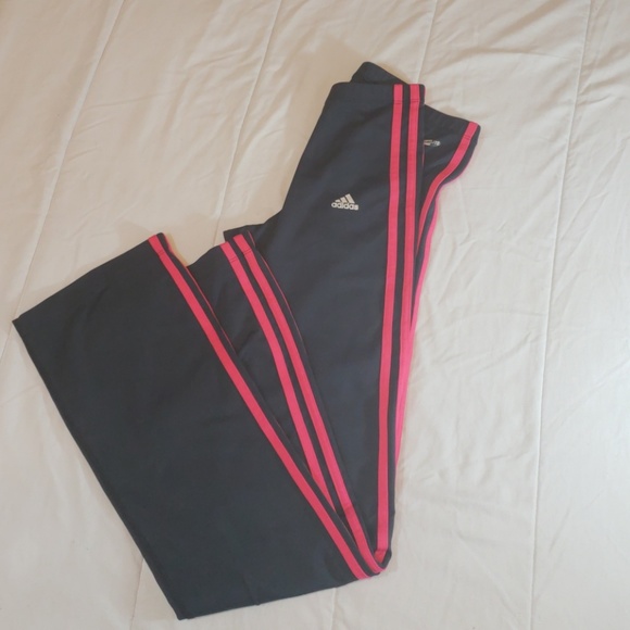 black adidas leggings with pink stripes